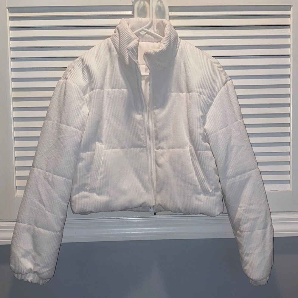 Cropped corduroy white puffer